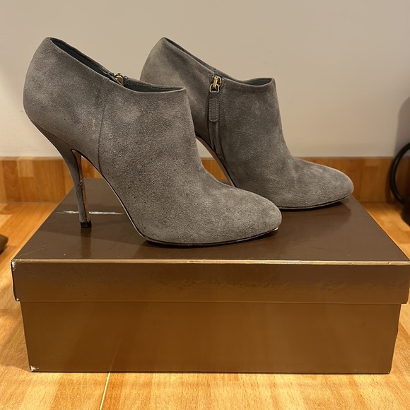 GUCCI grey suede stiletto ankle boots w BOX & 2 DUST BAGS 37.5 - Picture 7 of 10